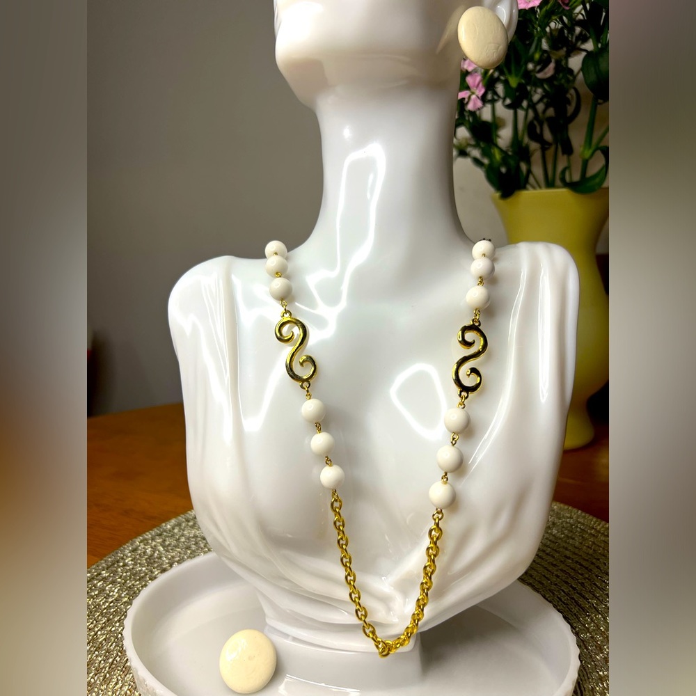 Brand New✨ Vintage Technibond 10K Gold Plated Metal Necklace and Earring set